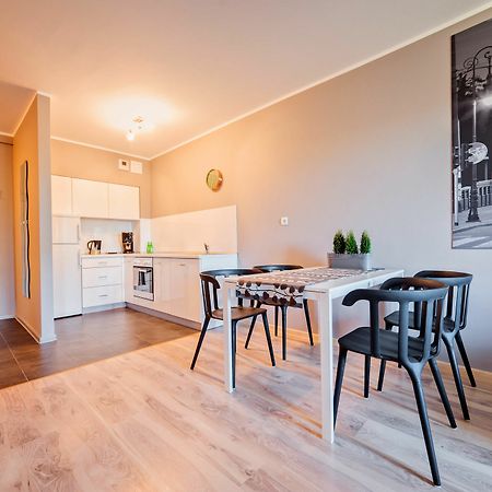 E-Apartamenty Koscielna 30 Poznan Bagian luar foto